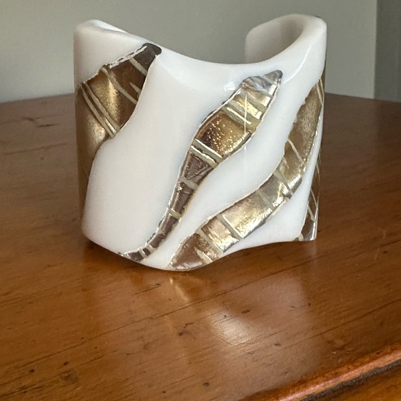 Vigneri Gold & Lucite Modernist Cuff - Picture 13 of 15
